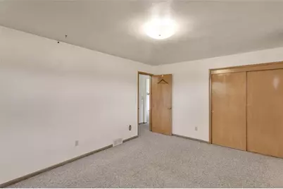 605 Regina Dr, Forward Township, PA 15037 - Photo 18