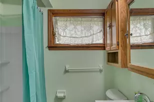 605 Regina Dr, Forward Township, PA 15037 - Photo 16