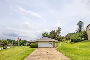 605 Regina Dr, Forward Township, PA 15037 - Photo 26