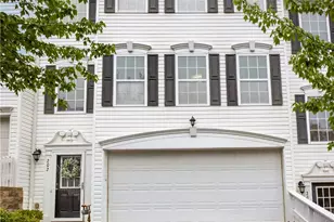 202 Ascot Ct, Moon/Crescent Twp, PA 15108 - Photo 2