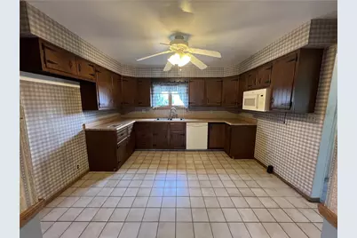 446 Fairgreen Ave, Neshannock Township, PA 16105 - Photo 10