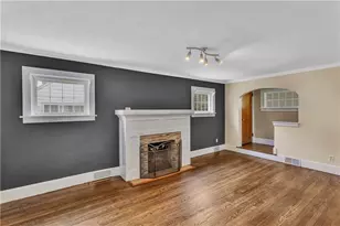 202 Foch St, Ellwood City, PA 16117 - Photo 4