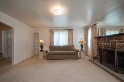 37 Colecrest St, Collier Township, PA 15106 - Photo 4