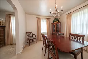 37 Colecrest St, Collier Township, PA 15106 - Photo 6