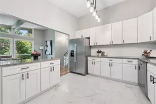 2317 Marbury Rd, Pittsburgh, PA 15221 - Photo 10