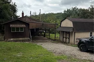 510 Perry, Belle Vernon, PA 15012 - Photo 2