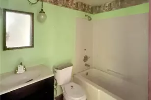9 Carol Pl, Green Tree, PA 15220 - Photo 12