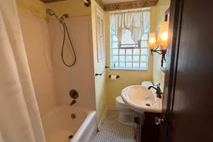 667 Margaret St, Pittsburgh, PA 15210 - Photo 16