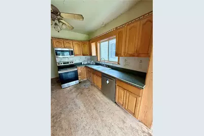 820 Lathrop St, New Castle, PA 16101 - Photo 14