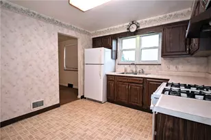 2105 Ridge Rd, Elizabeth Twp/Boro, PA 15135 - Photo 10