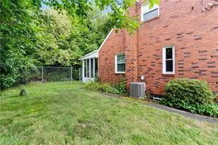 401 Parkridge Dr, Pittsburgh, PA 15235 - Photo 24