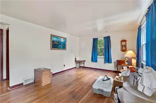 401 Parkridge Dr, Pittsburgh, PA 15235 - Photo 4