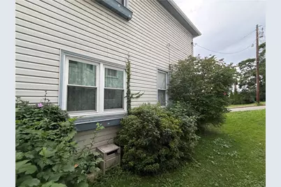 354 Frothingham Ave, Jeannette, PA 15644 - Photo 4