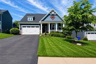 203 Foxtail Cir, Kennedy Township, PA 15108 - Photo 2