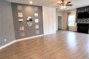 203 Foxtail Cir, Kennedy Township, PA 15108 - Photo 4