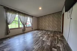 719 Bend Rd, Lackawannock Township, PA 16142 - Photo 12