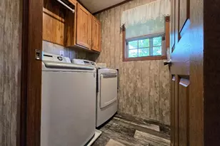 719 Bend Rd, Lackawannock Township, PA 16142 - Photo 10
