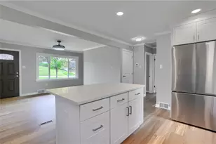 18 Longvue Cir, Economy, PA 15003 - Photo 8