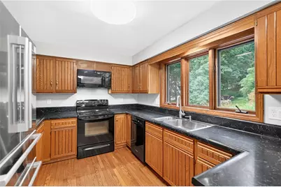 267 Kinvara Dr, Ross Twp, PA 15237 - Photo 14