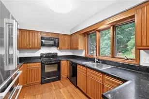 267 Kinvara Dr, Ross Twp, PA 15237 - Photo 14