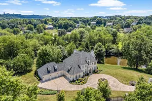 108 Carriage Hill Dr, Adams Township, PA 16046 - Photo 4