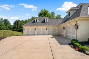 108 Carriage Hill Dr, Adams Township, PA 16046 - Photo 8