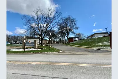 701 College Park Dr #10, Moon/Crescent Twp, PA 15108 - Photo 2