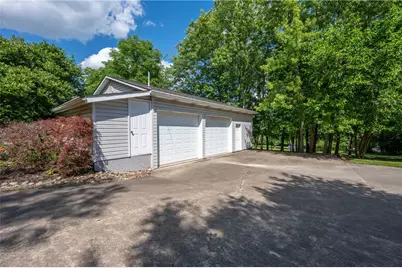 226 Antique Ln, Unity Township, PA 15650 - Photo 6