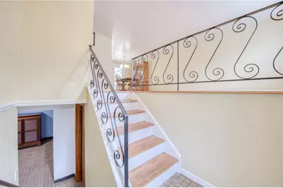 110 York Dr, Ross Twp, PA 15214 - Photo 2