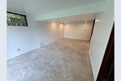 121 Knoll Dr, Pittsburgh, PA 15147 - Photo 16