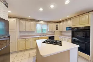 240 William Dr, North Strabane, PA 15317 - Photo 4