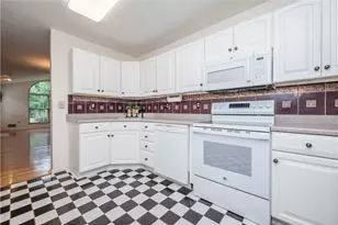 1250 Murry Chase Ln, Murrysville, PA 15668 - Photo 10