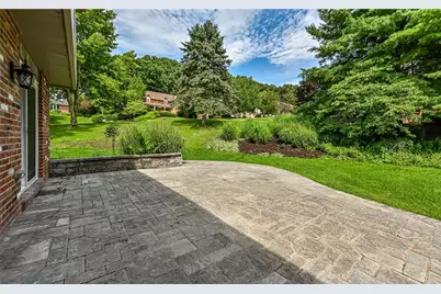 10022 Oakridge Dr, Pittsburgh, PA 15090 - Photo 14