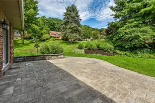 10022 Oakridge Dr, Pittsburgh, PA 15090 - Photo 14