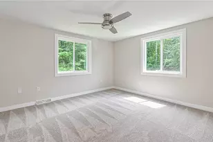 10022 Oakridge Dr, Pittsburgh, PA 15090 - Photo 10
