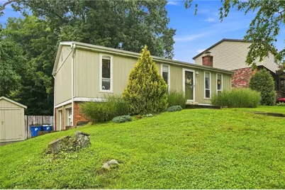 454 Rosanne Dr, Pittsburgh, PA 15147 - Photo 2