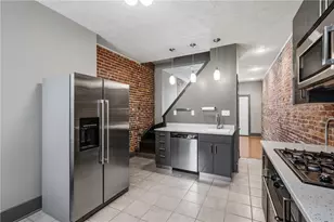 4819 Blackberry Wy, Pittsburgh, PA 15201 - Photo 10