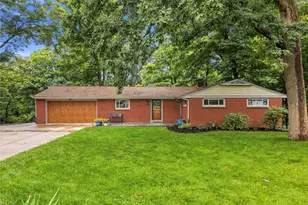 1557 Kuhlview Dr, Pittsburgh, PA 15237 - Photo 2