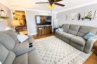4 Hayes St, Dunbar, PA 15431 - Photo 4