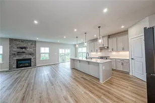 6453 Marco Ct, North Huntingdon, PA 15642 - Photo 6