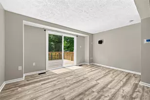 902 Lynwood, Cranberry Township, PA 16066 - Photo 6
