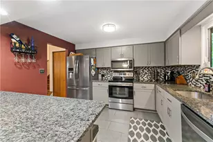 5162 Lantern Hill Dr, Pittsburgh, PA 15236 - Photo 6