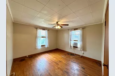 509 Deemer Ave, Ellport, PA 16117 - Photo 14