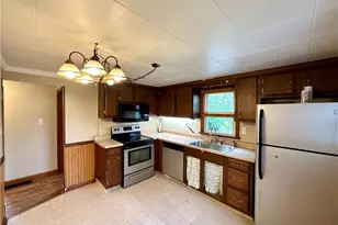 509 Deemer Ave, Ellport, PA 16117 - Photo 10