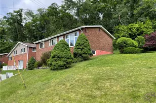 543 Lucia Dr, Wilkins Township, PA 15221 - Photo 2