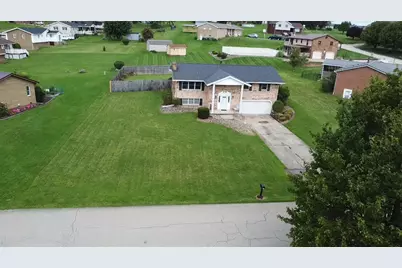 302 Virginia Cir, South Union Township, PA 15401 - Photo 2