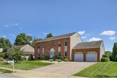 204 Trillium Dr, Cranberry Township, PA 16066 - Photo 2