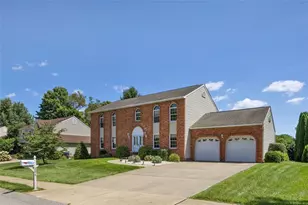 204 Trillium Dr, Cranberry Township, PA 16066 - Photo 2
