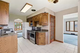 1722 Worcester Dr, Scott Township, PA 15243 - Photo 16
