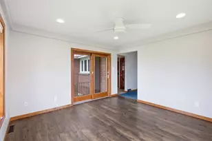 1722 Worcester Dr, Scott Township, PA 15243 - Photo 10